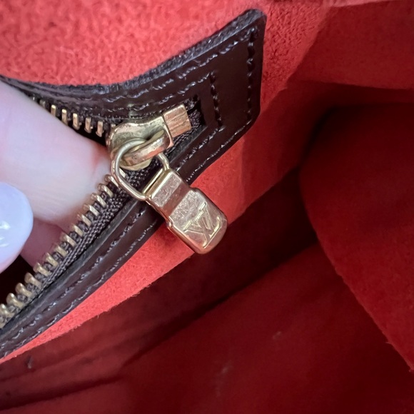 Gorgeous Brown Checkered Tote Shoulder Bag - Picture 8 of 12